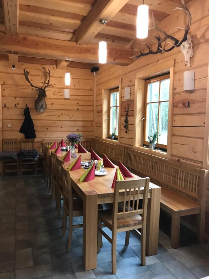 Kamenacka Myslivna Hotel Moravany  Екстериор снимка