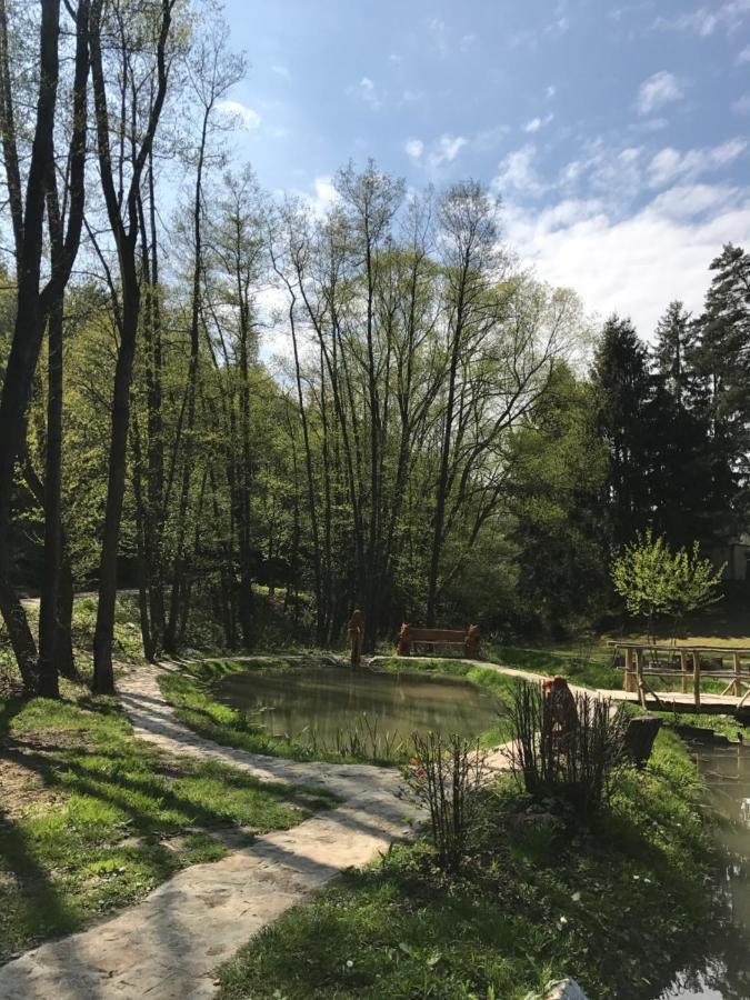 Kamenacka Myslivna Hotel Moravany  Екстериор снимка