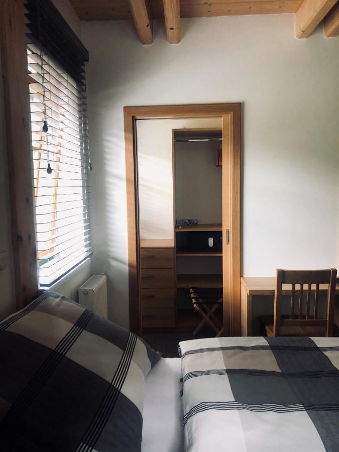Kamenacka Myslivna Hotel Moravany  Екстериор снимка