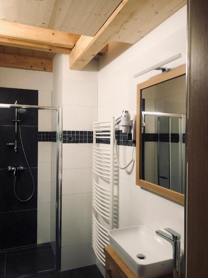 Kamenacka Myslivna Hotel Moravany  Екстериор снимка