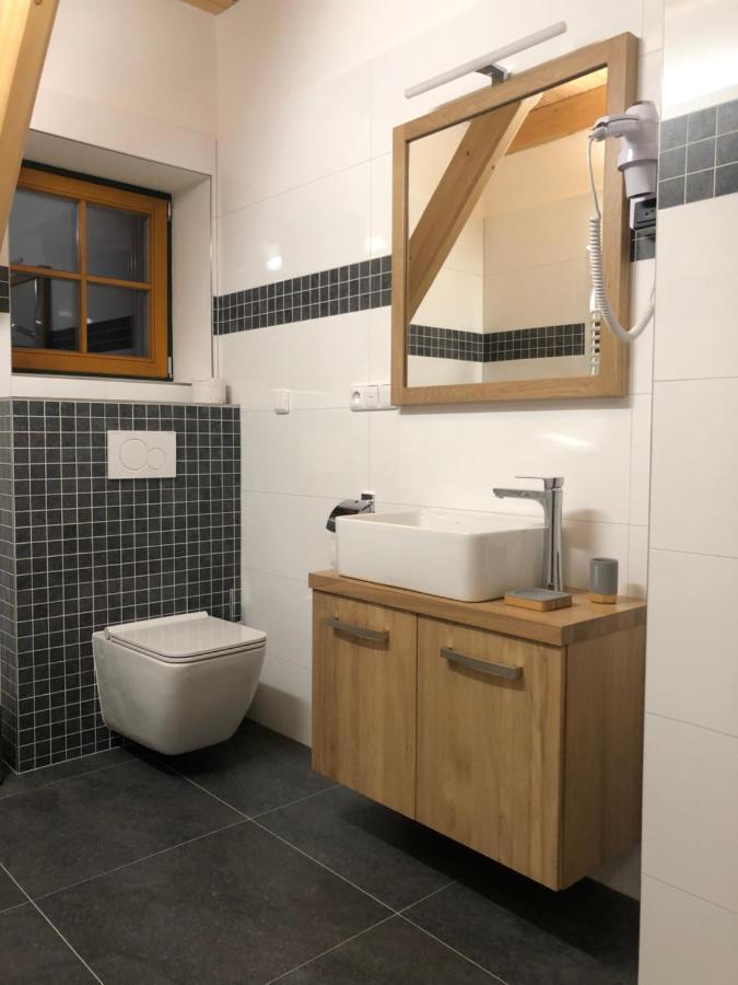 Kamenacka Myslivna Hotel Moravany  Екстериор снимка
