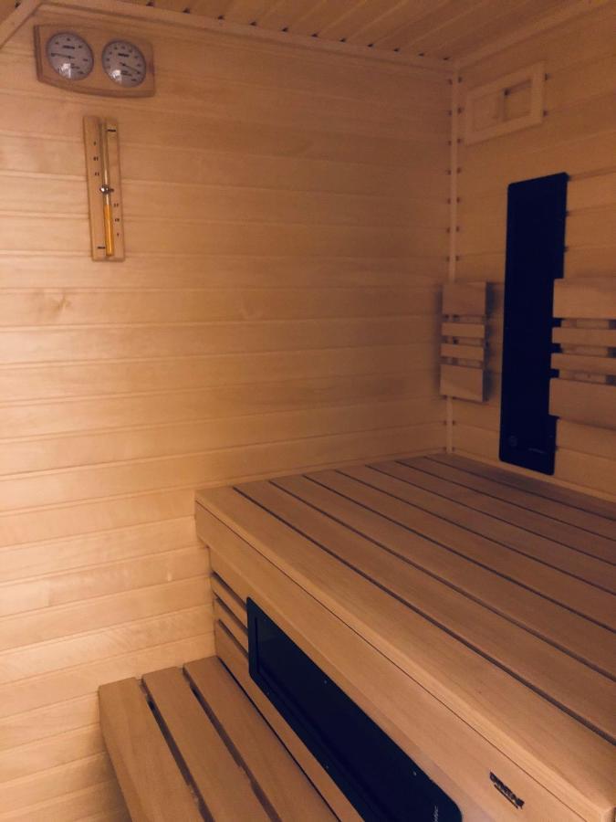 Kamenacka Myslivna Hotel Moravany  Екстериор снимка