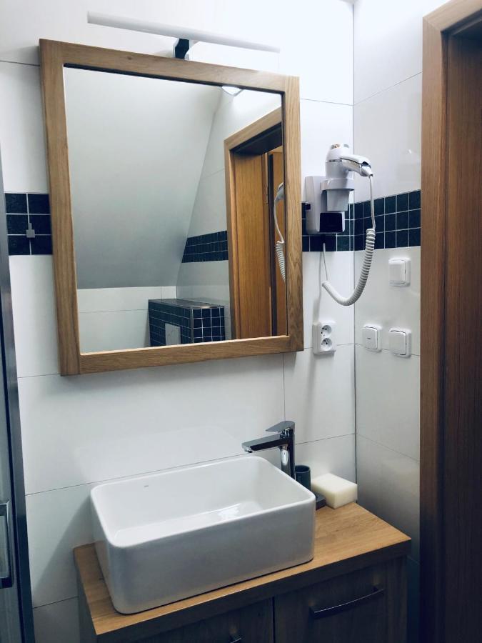 Kamenacka Myslivna Hotel Moravany  Екстериор снимка