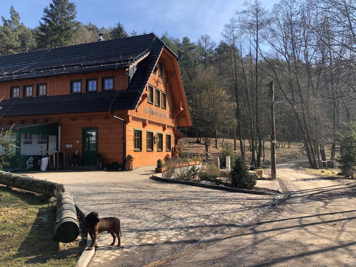 Kamenacka Myslivna Hotel Moravany  Екстериор снимка